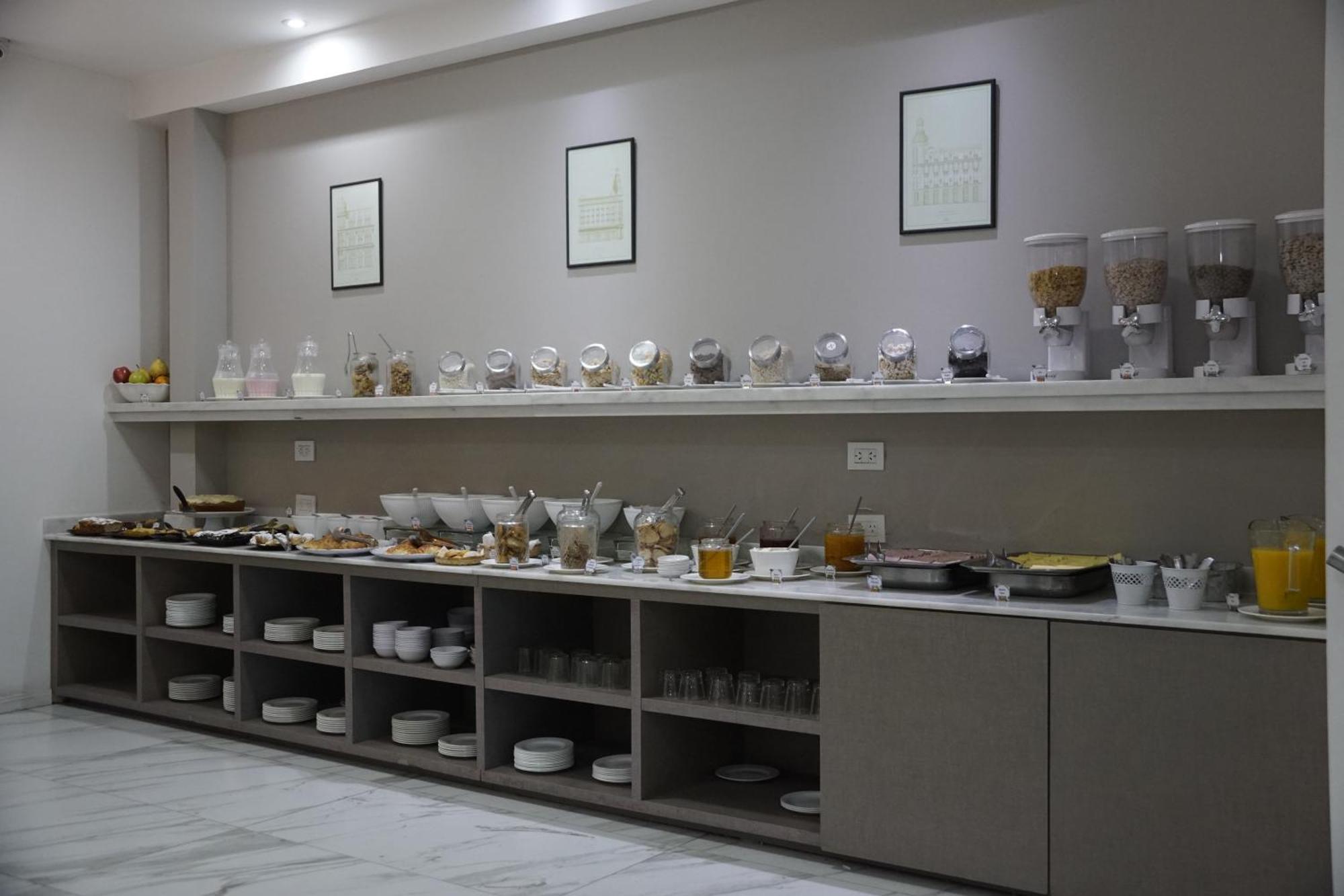 Hotel Howard Johnson Росарио Екстериор снимка