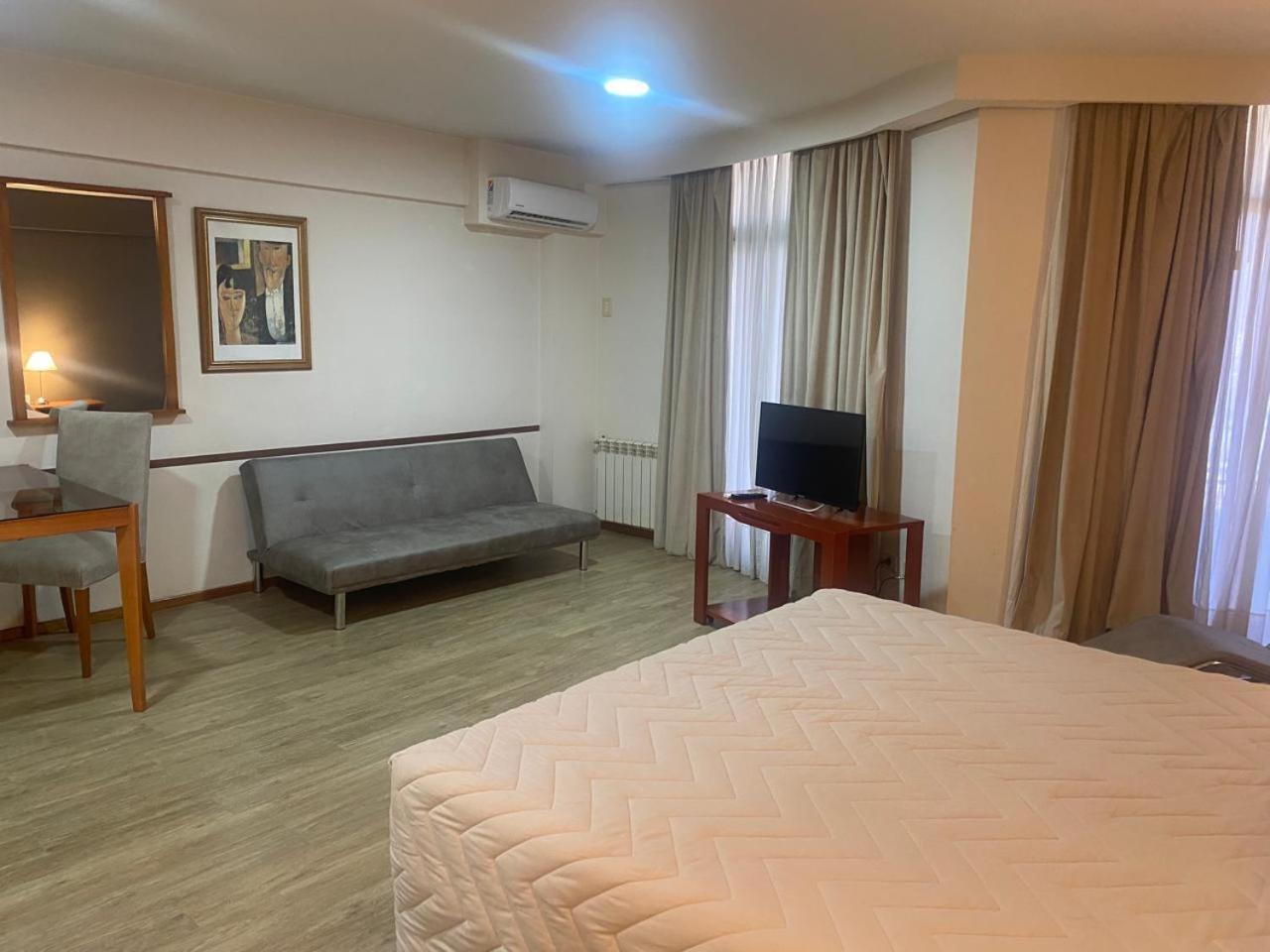 Hotel Howard Johnson Росарио Екстериор снимка