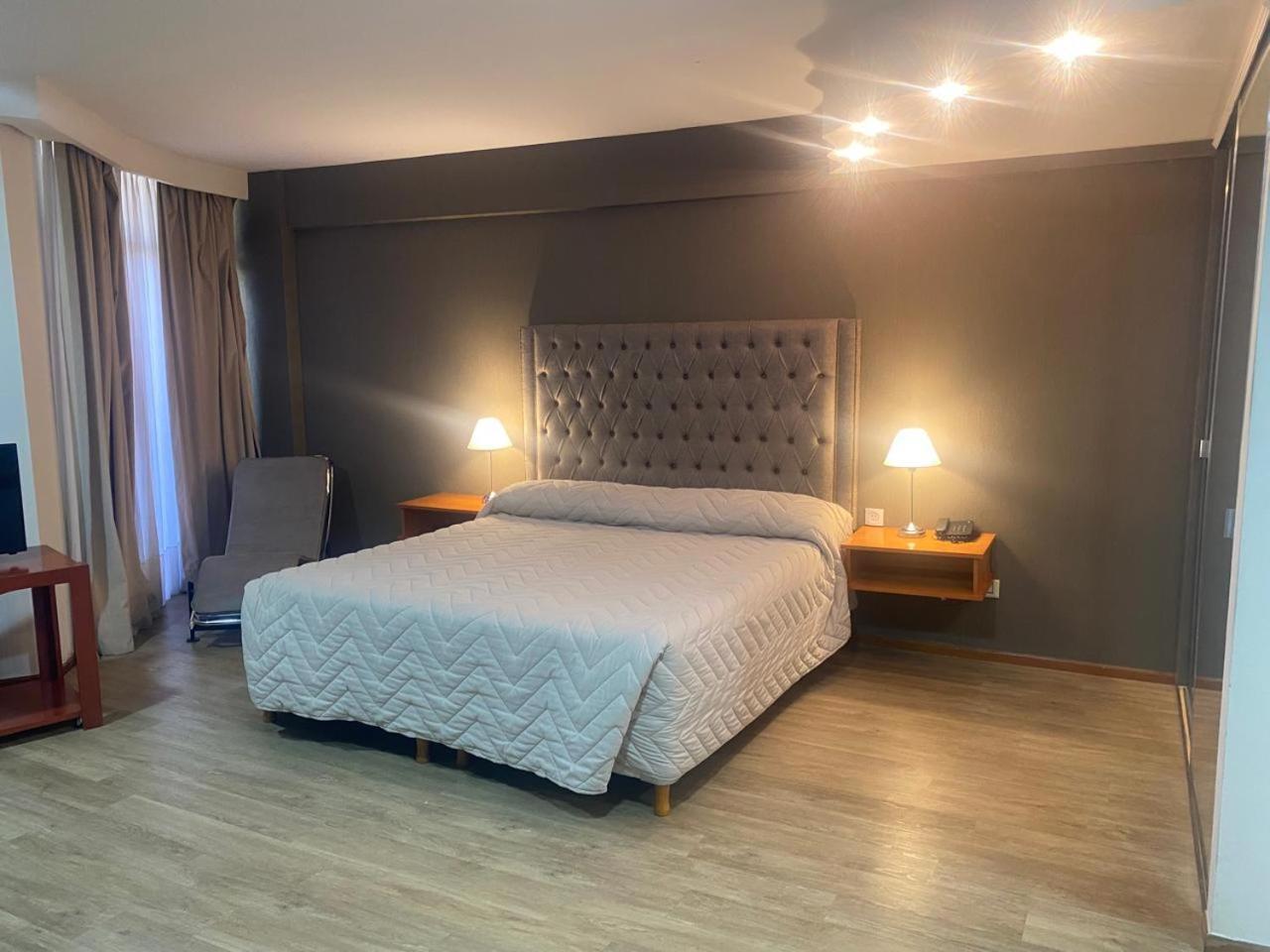 Hotel Howard Johnson Росарио Екстериор снимка