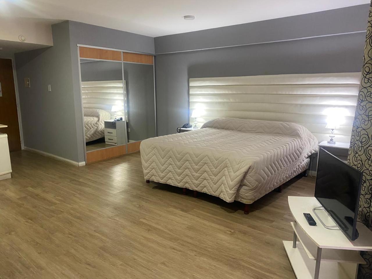Hotel Howard Johnson Росарио Екстериор снимка