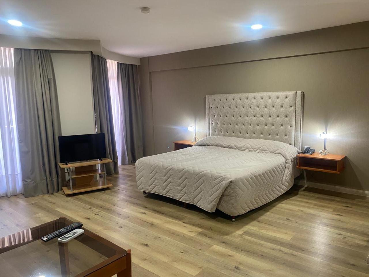 Hotel Howard Johnson Росарио Екстериор снимка