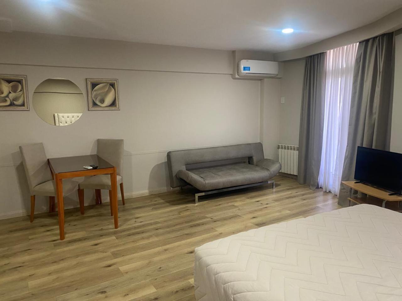 Hotel Howard Johnson Росарио Екстериор снимка
