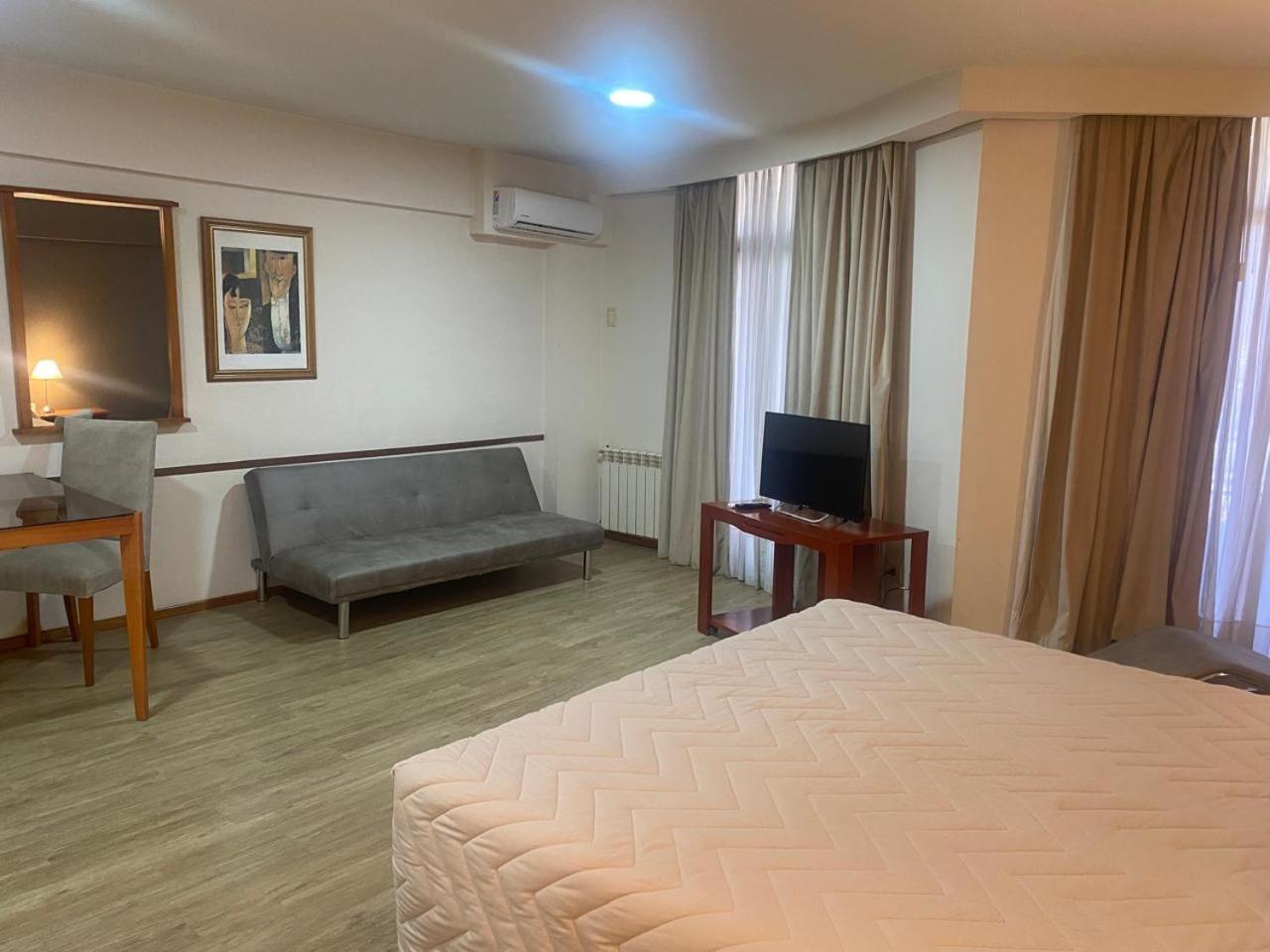 Hotel Howard Johnson Росарио Екстериор снимка