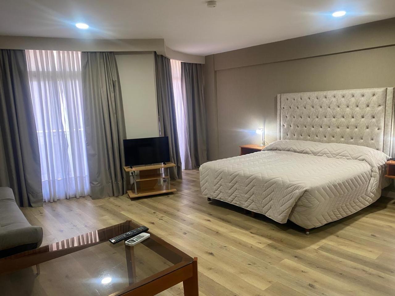 Hotel Howard Johnson Росарио Екстериор снимка