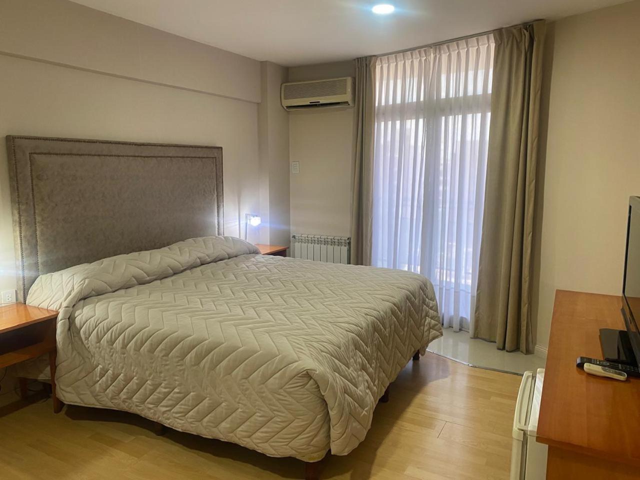 Hotel Howard Johnson Росарио Екстериор снимка