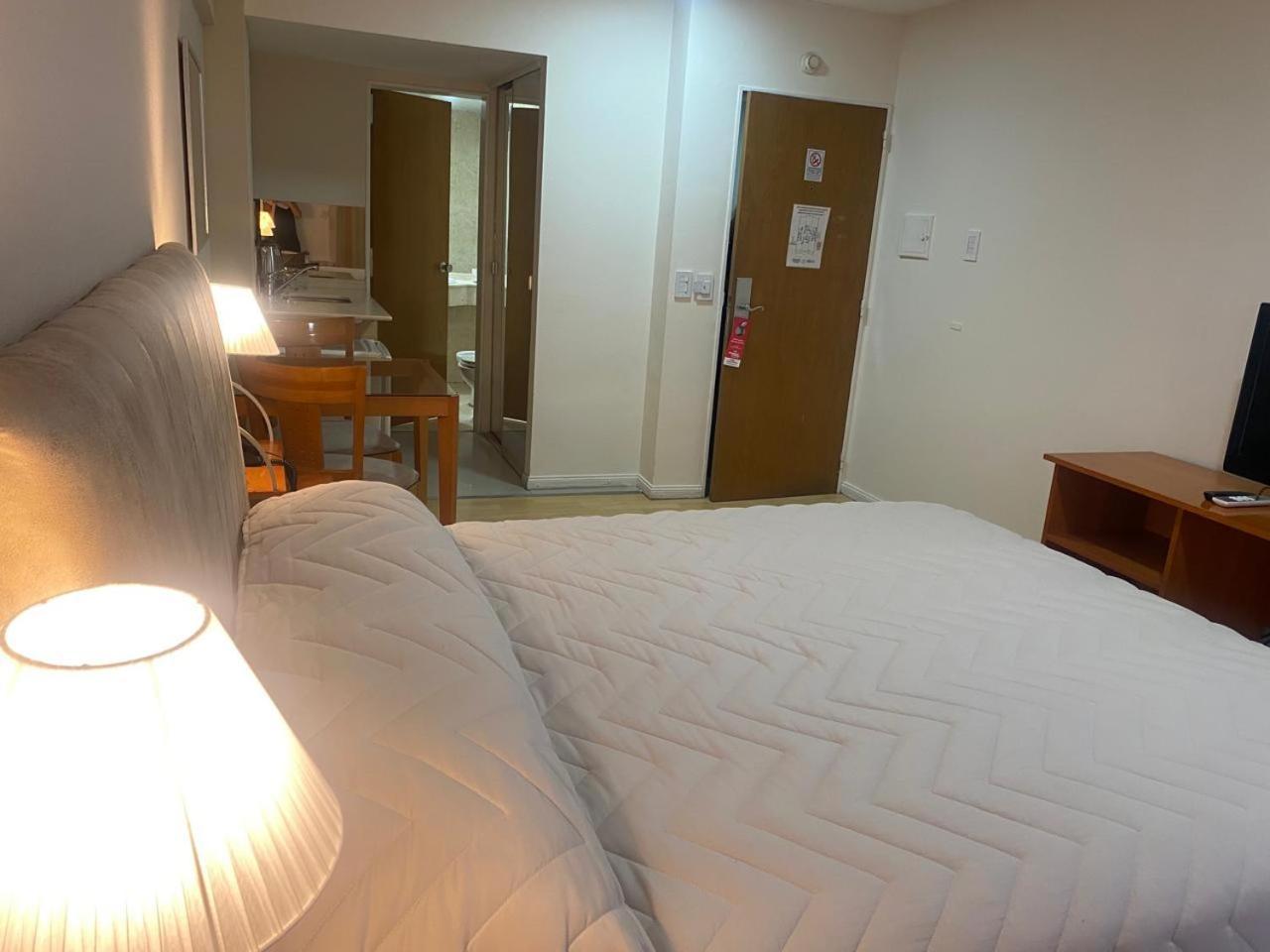 Hotel Howard Johnson Росарио Екстериор снимка