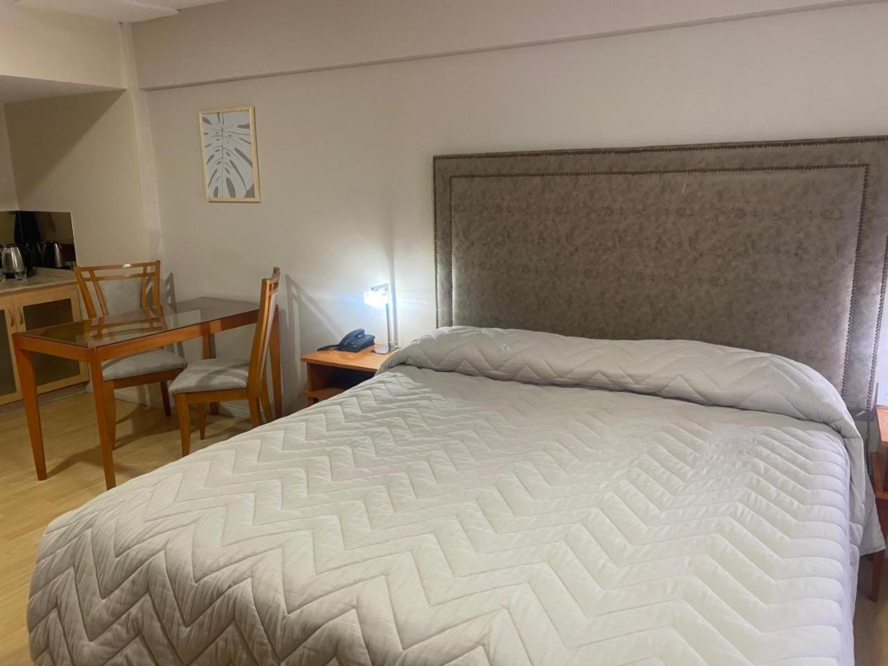 Hotel Howard Johnson Росарио Екстериор снимка