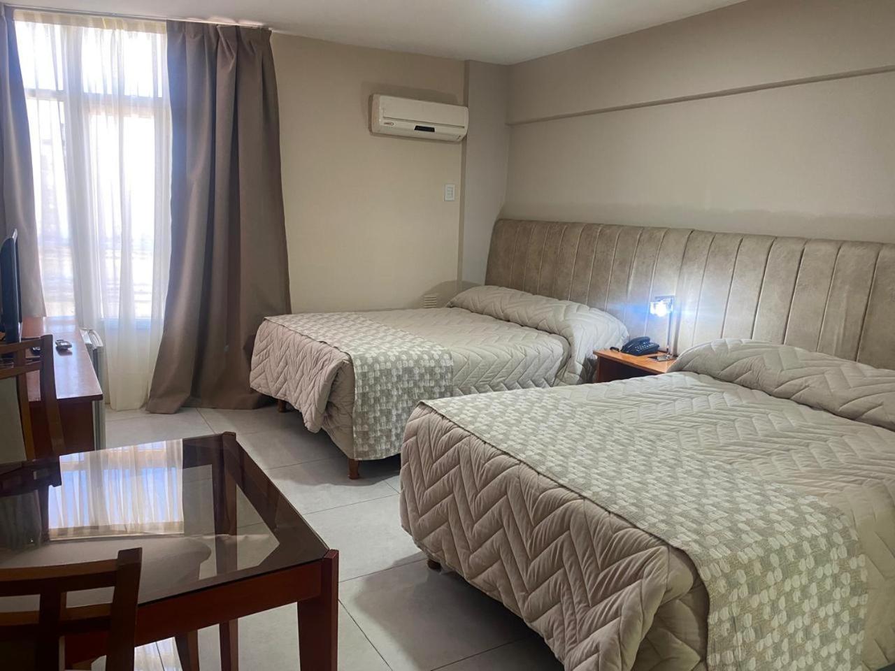 Hotel Howard Johnson Росарио Екстериор снимка
