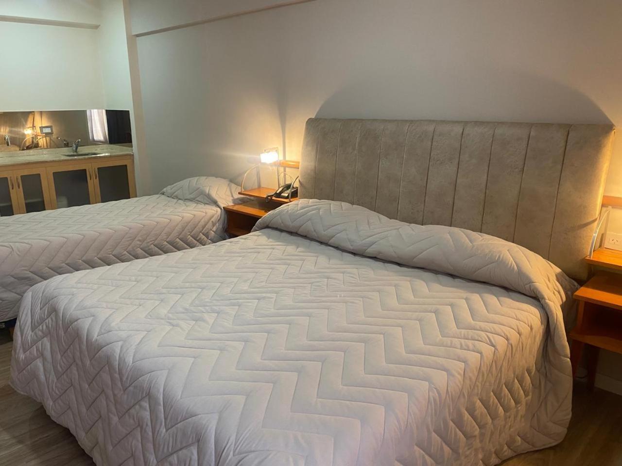 Hotel Howard Johnson Росарио Екстериор снимка