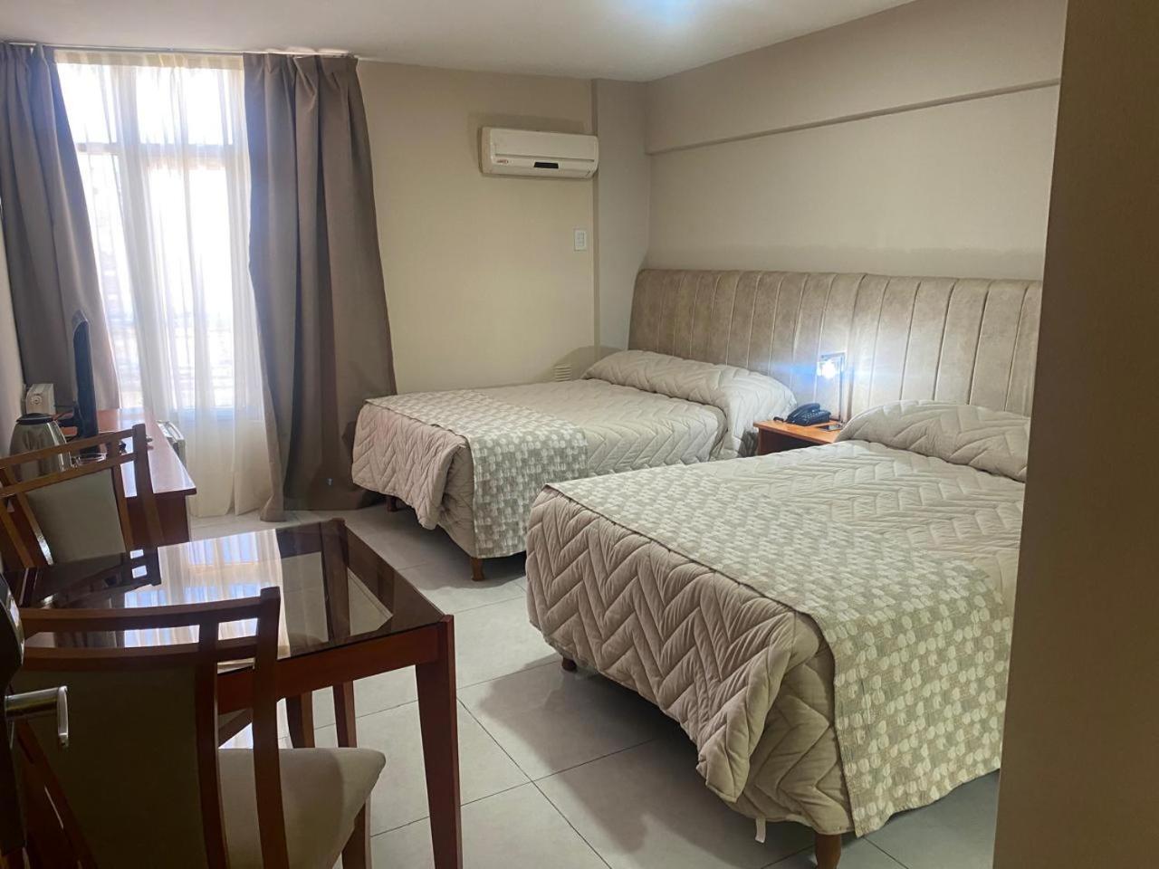 Hotel Howard Johnson Росарио Екстериор снимка